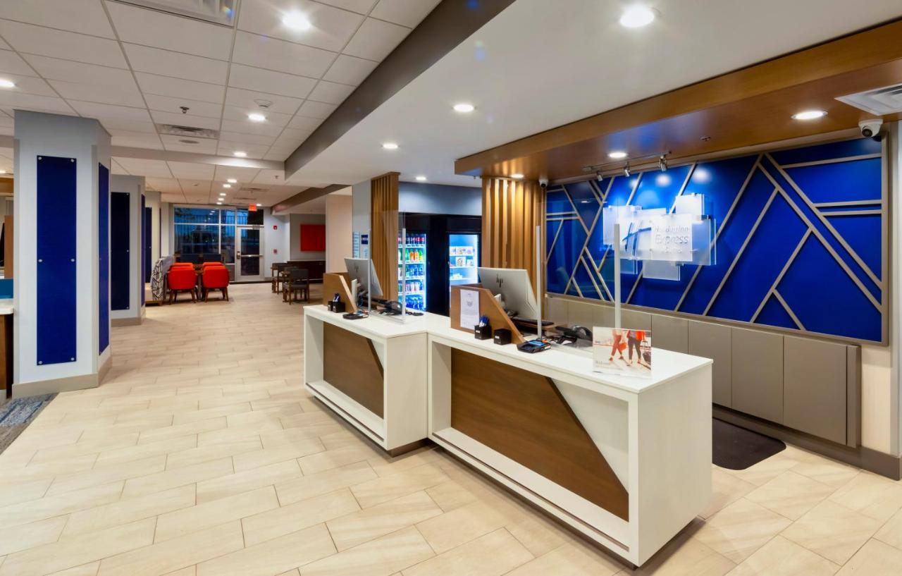 Holiday Inn Express & Suites - Harrisonburg University Area By Ihg Bagian luar foto