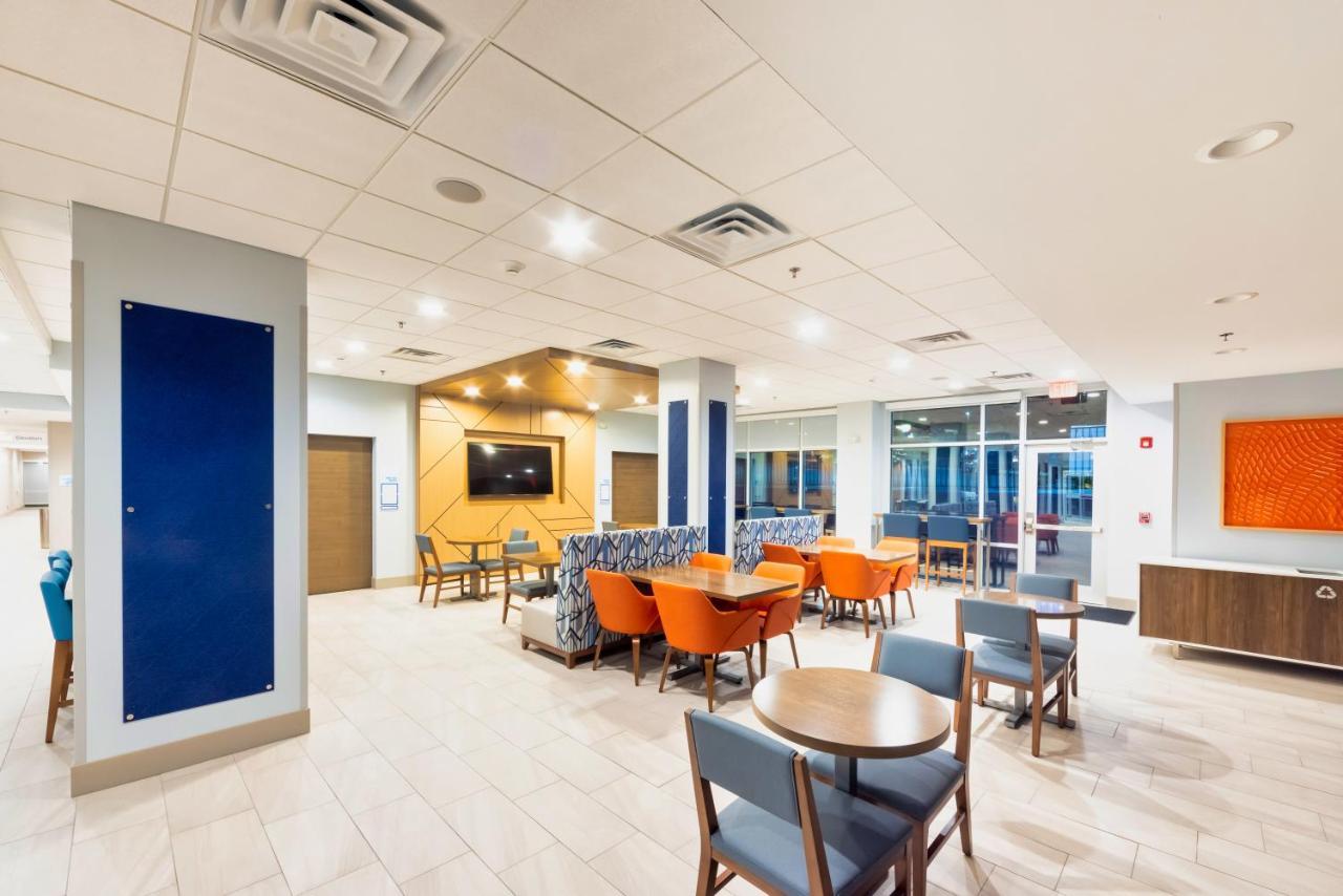 Holiday Inn Express & Suites - Harrisonburg University Area By Ihg Bagian luar foto